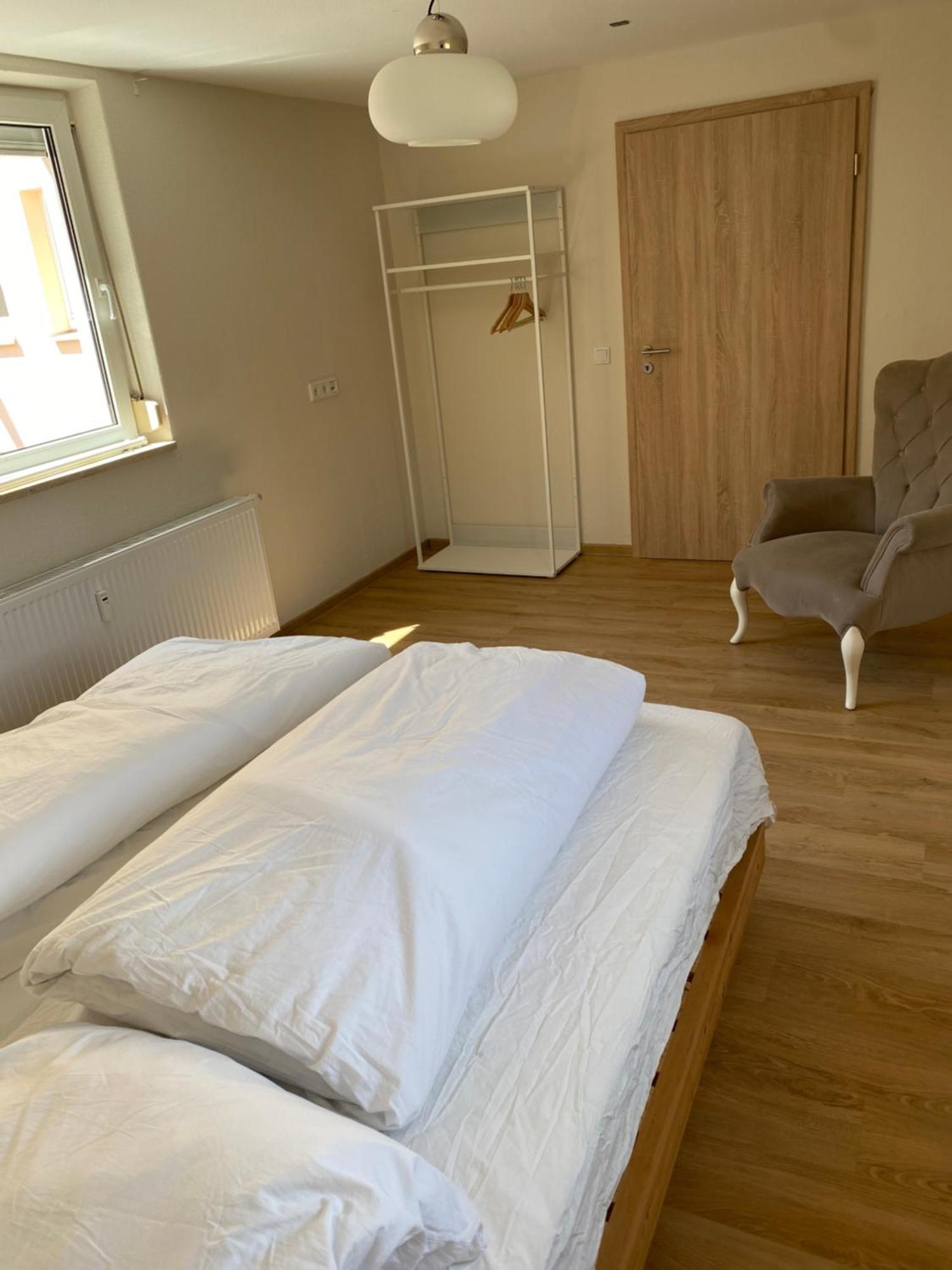 Ferienwohnung Feucht Eg Naturnah Parkplatz Wlan Exterior photo